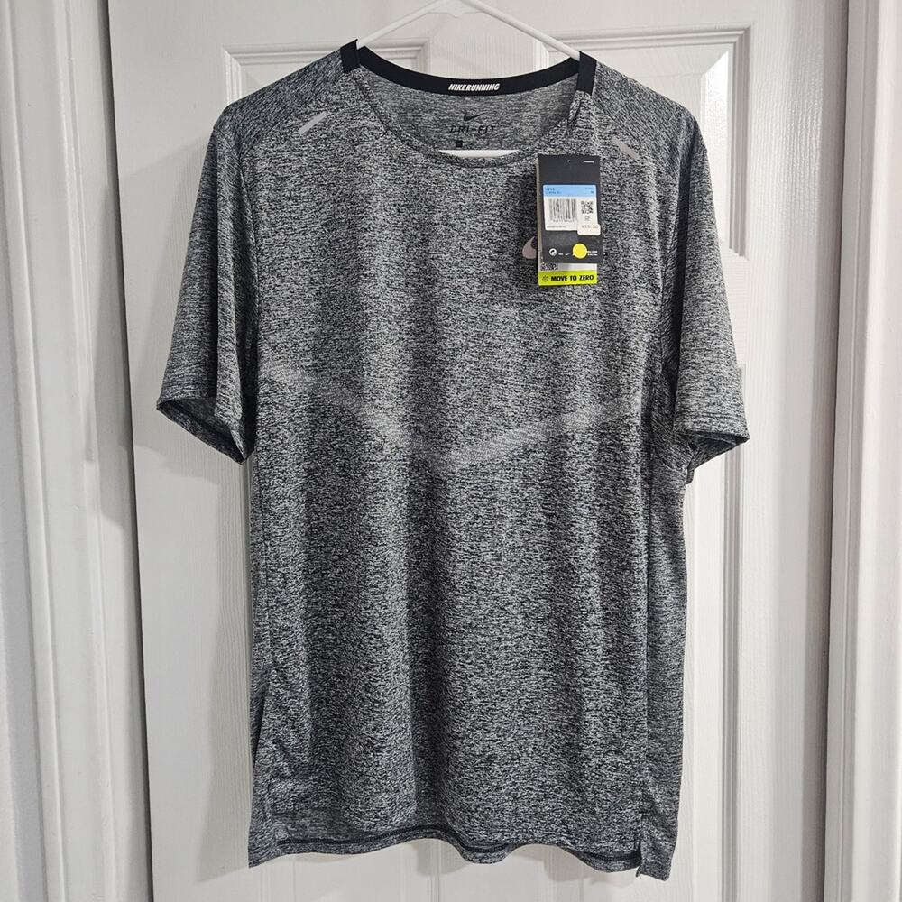 ❤️NWT❤️ Nike RUNNING shirt - Gray Men's Shirt
